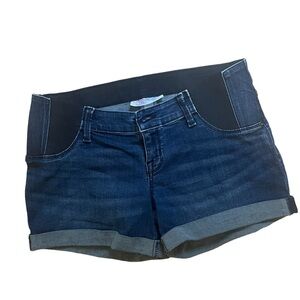 Ingrid & Isabel Maternity shorts